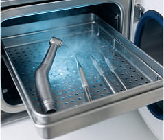 最新歯科用除菌機械「ミーレ」にて洗浄した器具